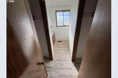 6571 Oakridge Dr, Gladstone, OR 97027 - Photo 20