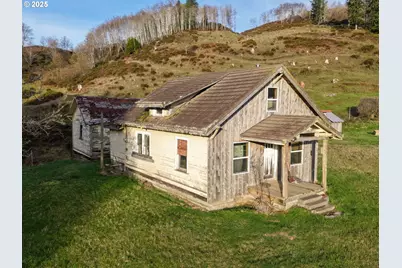 96312 Shutters Creek Ln, North Bend, OR 97459 - Photo 10