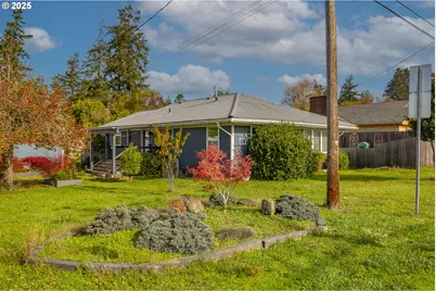 1713 Maple St, Myrtle Point, OR 97458 - Photo 2