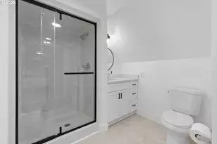 9511 NE Skidmore St, Portland, OR 97220 - Photo 20