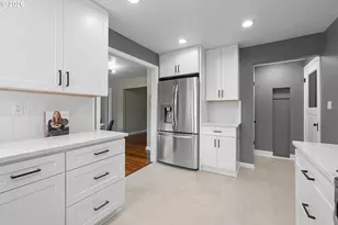 9511 NE Skidmore St, Portland, OR 97220 - Photo 14