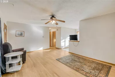 12720 SE Alder St, Portland, OR 97233 - Photo 6