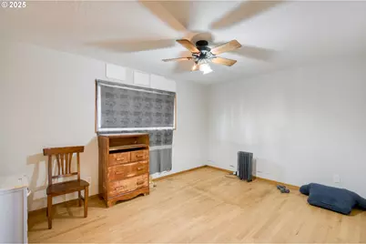 12720 SE Alder St, Portland, OR 97233 - Photo 10