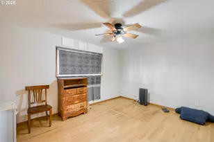 12720 SE Alder St, Portland, OR 97233 - Photo 10