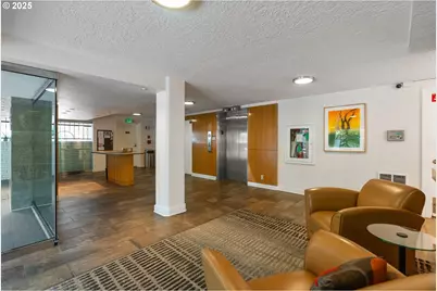 2211 SW Park Pl #903, Portland, OR 97205 - Photo 4