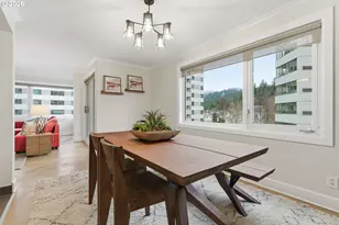 2211 SW Park Pl, Portland, OR 97205 - Photo 18