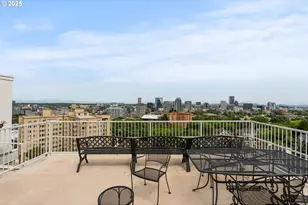 2211 SW Park Pl, Portland, OR 97205 - Photo 32