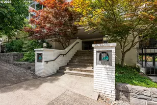 2211 SW Park Pl, Portland, OR 97205 - Photo 2
