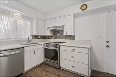 311 SE 155th Pl, Portland, OR 97233 - Photo 10