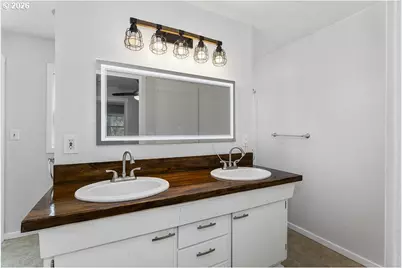 311 SE 155th Pl, Portland, OR 97233 - Photo 30