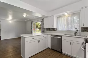 311 SE 155th Pl, Portland, OR 97233 - Photo 12