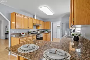 4240 NE Paintbrush Ct, Salem, OR 97305 - Photo 10