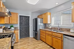 4240 NE Paintbrush Ct, Salem, OR 97305 - Photo 12