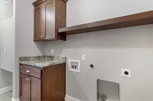 3470 Cabernet Ln, Eugene, OR 97401 - Photo 26