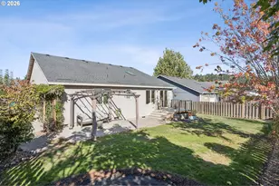 664 SE 10th St, Troutdale, OR 97060 - Photo 30