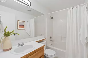 664 SE 10th St, Troutdale, OR 97060 - Photo 16