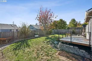 664 SE 10th St, Troutdale, OR 97060 - Photo 28