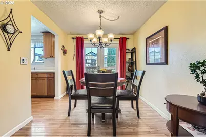 2433 NE Saratoga St, Portland, OR 97211 - Photo 10