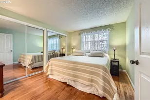 2433 NE Saratoga St, Portland, OR 97211 - Photo 14