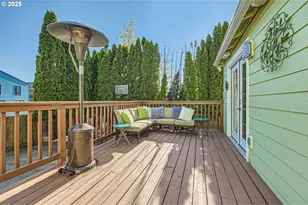 2433 NE Saratoga St, Portland, OR 97211 - Photo 22