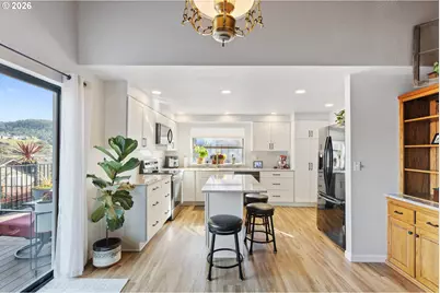 1881 NW Excello Dr, Roseburg, OR 97471 - Photo 10