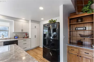 1881 NW Excello Dr, Roseburg, OR 97471 - Photo 12