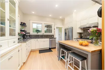 1621 NE Knott St, Portland, OR 97212 - Photo 16