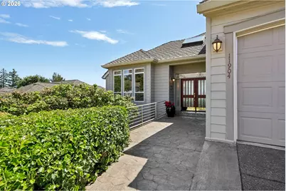11904 SW Viewcrest Ct, Tigard, OR 97224 - Photo 2