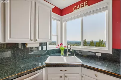11904 SW Viewcrest Ct, Tigard, OR 97224 - Photo 10