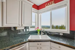11904 SW Viewcrest Ct, Tigard, OR 97224 - Photo 10
