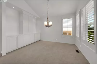 410 Spyglass Dr, Eugene, OR 97401 - Photo 16