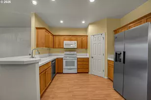 1198 SE Bacarra St, Hillsboro, OR 97123 - Photo 16