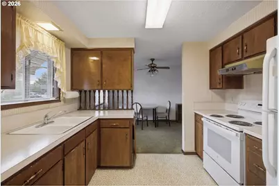 334 S Cascade Dr, Woodburn, OR 97071 - Photo 12
