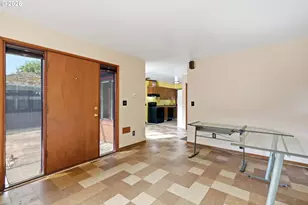 3711 NE 90th Ave, Portland, OR 97220 - Photo 8