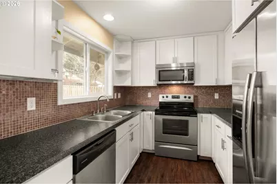 12619 NE Multnomah St, Portland, OR 97230 - Photo 10