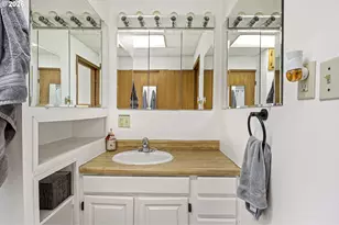 430 Division Ave, Drain, OR 97435 - Photo 34