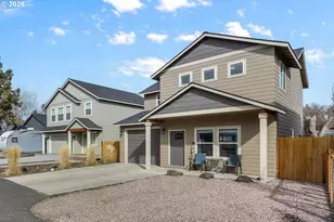 871 NE 6th St, Prineville, OR 97754 - Photo 2