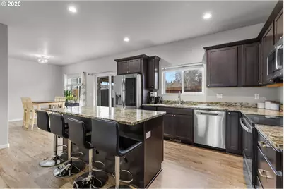 871 NE 6th St, Prineville, OR 97754 - Photo 6