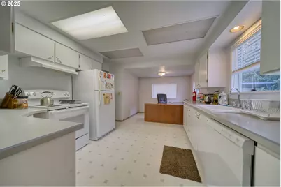 27001 NW Saint Helens Rd, Scappoose, OR 97056 - Photo 10