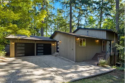 9040 SW 49th Ave, Portland, OR 97219 - Photo 1