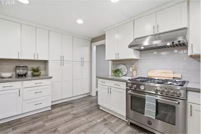 9040 SW 49th Ave, Portland, OR 97219 - Photo 12