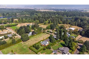 2011 River Loop 1, Eugene, OR 97404 - Photo 4