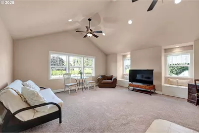 2011 River Loop 1, Eugene, OR 97404 - Photo 22