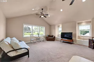 2011 River Loop 1, Eugene, OR 97404 - Photo 22