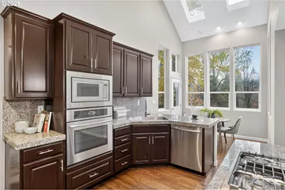 8047 SE 134th Dr, Portland, OR 97236 - Photo 4