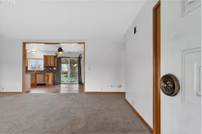 1605 NE Walnut Ave, McMinnville, OR 97128 - Photo 6