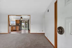 1605 NE Walnut Ave, McMinnville, OR 97128 - Photo 6