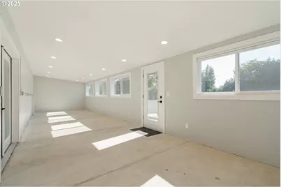 93940 River Rd, Junction City, OR 97448 - Photo 24