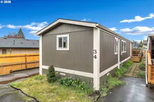 3200 SE Silverleaf Ln, Portland, OR 97267 - Photo 2