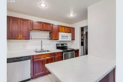 6220 SW Capitol Hwy #7, Portland, OR 97239 - Photo 20